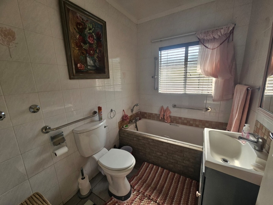 3 Bedroom Property for Sale in Safari Gardens North West